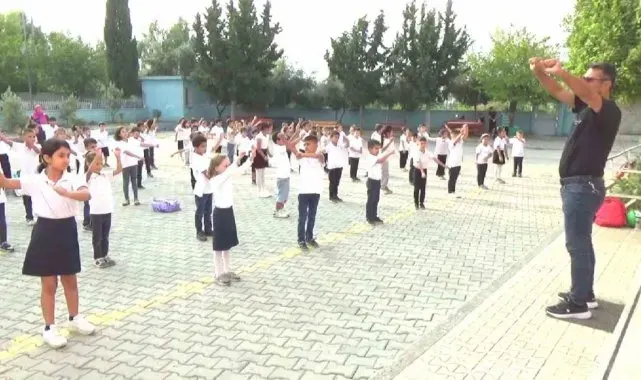 İlkokul öğrencileri, 2 yıldır güne sporla başlıyor