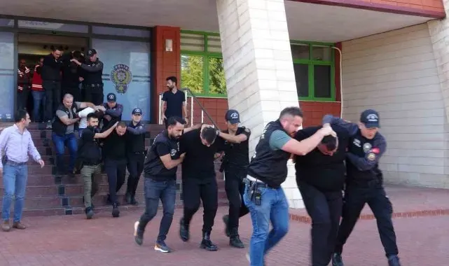 Isparta'da cadde ortasındaki silahlı kavgayla ilgili 9 kişi tutuklandı