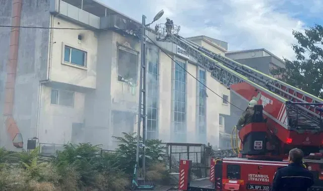 Beylikdüzü'nde medikal malzeme üretimi yapan atölyede yangın