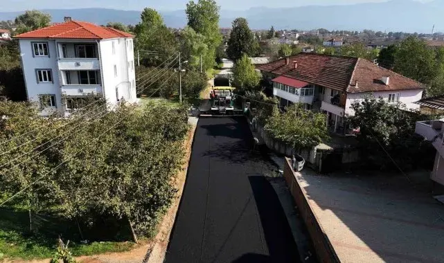 Hendek'in o mahallesi asfalt ile buluştu