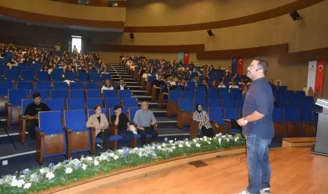 Düzce Üniversitesi beden dilini öğretti
