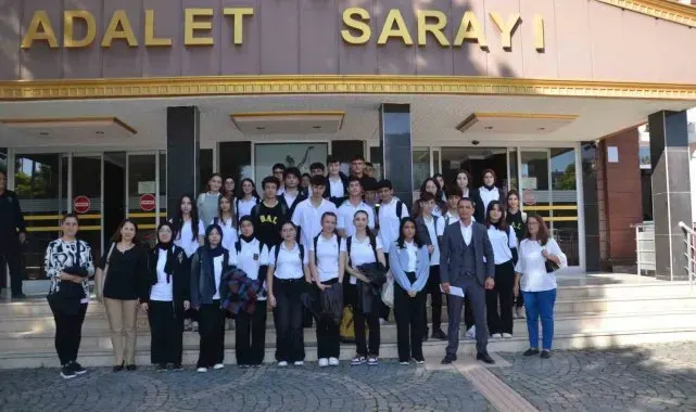 Öğrenciler adliyeyi gezdi