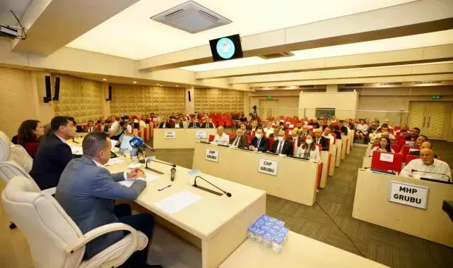Manisa Büyükşehir Meclisi'nde kadın cinayetlerine dikkat çekildi