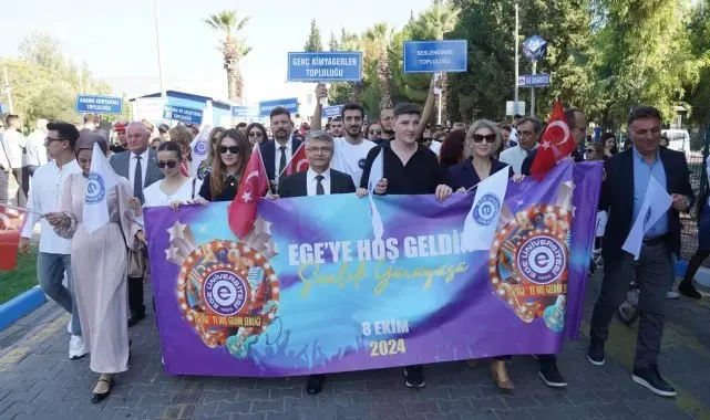 Egeli öğrenciler yeni akademik yıla şenlikle "Merhaba" dedi