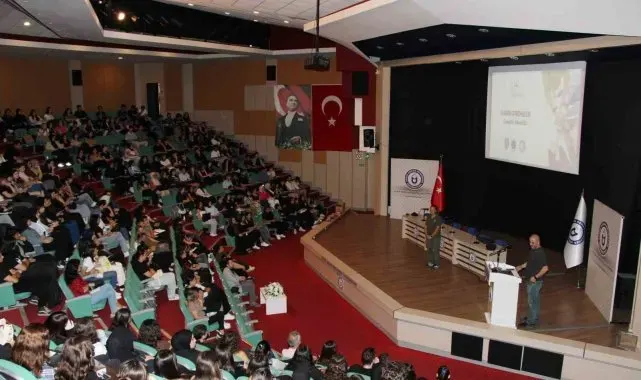Aydın'da üniversite öğrencilerine 'Bağımlılıkla Mücadele" semineri verildi