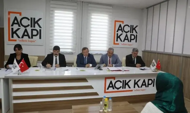 Kars Valisi Ziya Polat, vatandaşları dinledi