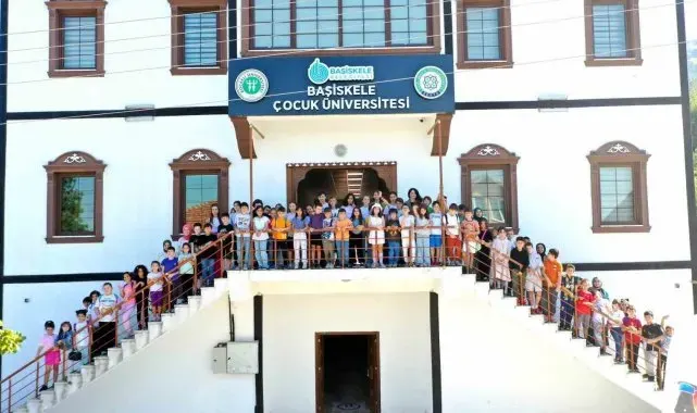Yaşları küçük ama hepsi üniversite öğrencisi