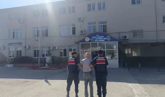 Çeşitli suçlardan aranan 15 şahıs, jandarmadan kaçamadı