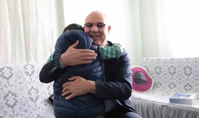 Vali Koç ve eşinden serebral palsi hastasına ziyaret