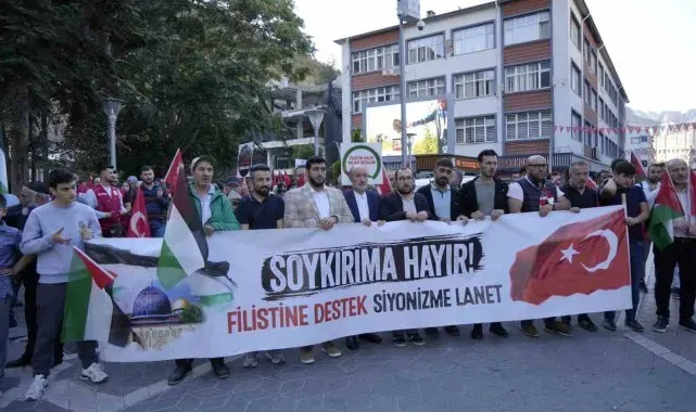 Gümüşhaneliler Filistin'e destek için yürüdü
