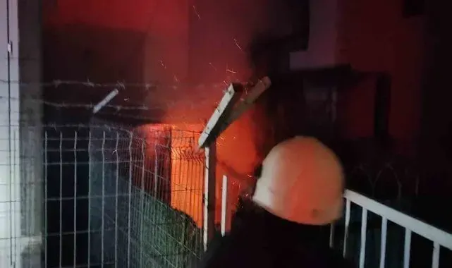 Arsuz'da elektrik trafosu alevlere teslim oldu