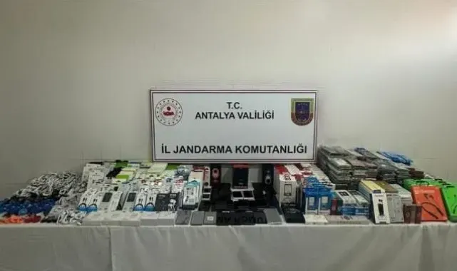Antalya'da çok miktarda kaçak elektronik eşya ele geçirildi