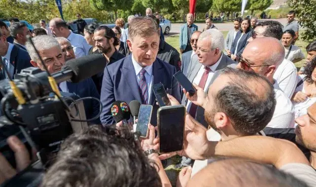 Başkan Tugay'dan SOLOTÜRK açıklaması: "İzmir'in ihmal edilmemesini bekliyoruz"