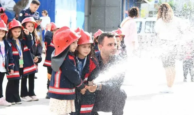 5 bin 250 çocuk, itfaiye gönüllüsü oldu