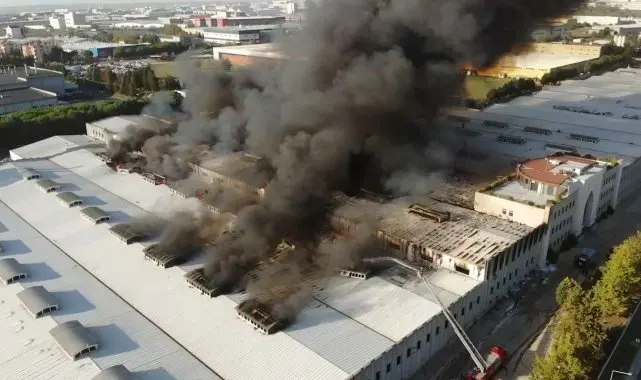 Fabrika yangını havadan görüntülendi: 2 fabrika çalışanı hastanelik oldu