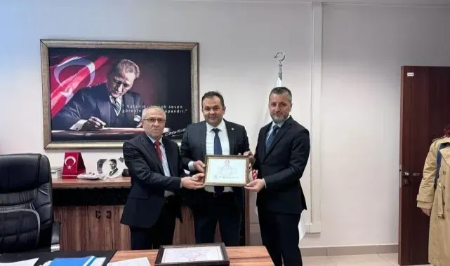 İYİ Parti'de yaprak dökümü devam ediyor