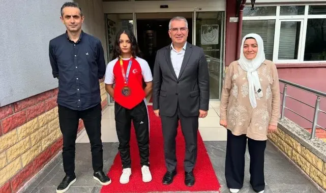 Ordu'da imam hatip lisesi öğrencisi, bilek güreşinde dünya 3'üncüsü oldu
