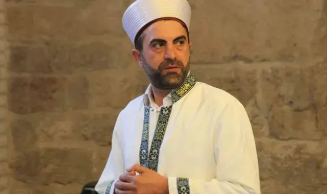 Antalya'da cami imamı 6 dilde İslamiyet'i tanıtıyor