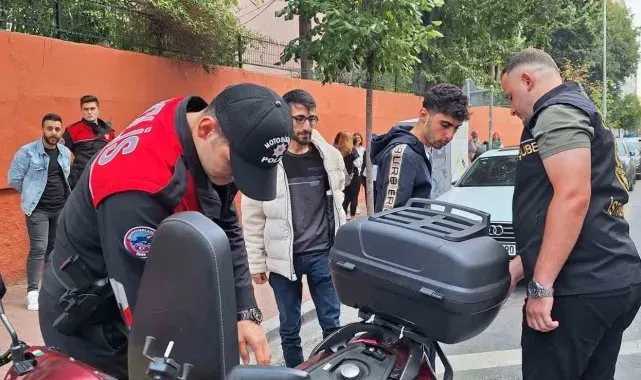 Fatih'te okul önlerinde asayiş denetimi gerçekleştirildi