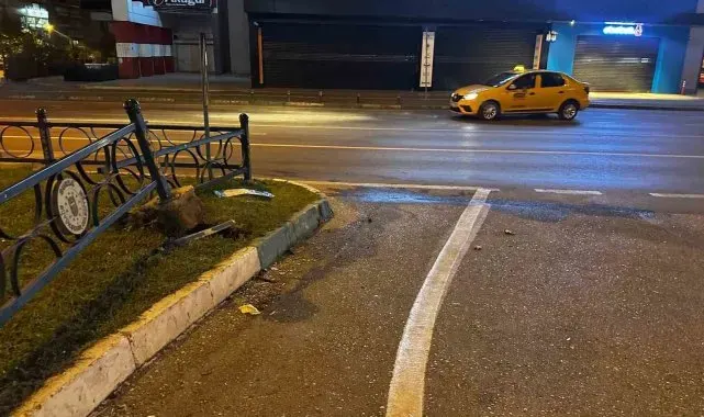 Bursa'da ticari taksi ile motosiklet çarpıştı: 1'i ağır 2 yaralı