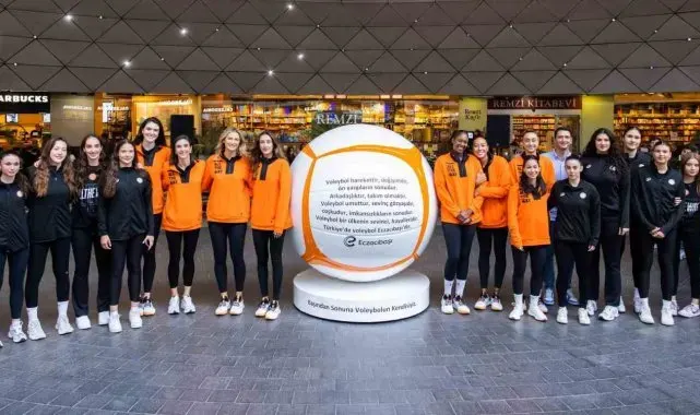 Eczacıbaşı Dynavit, voleybolseverlerle buluştu