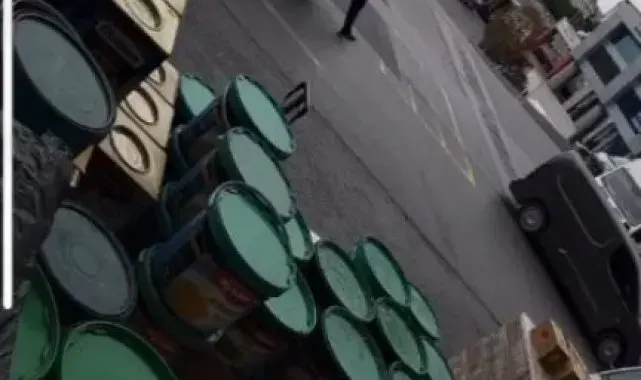 Bayrampaşa'da yolun karşısına geçmeye çalışan adamı kamyon ezdi