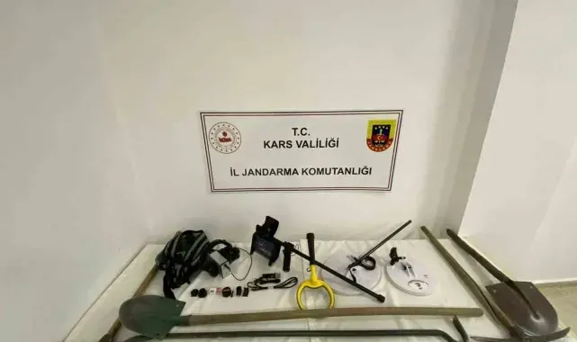 Sarıkamış'ta defineciler suçüstü yakalandı