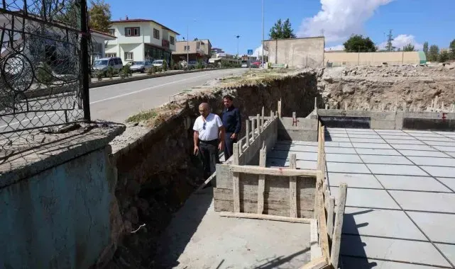 Tarihi tünel ve kemer çevresinde inşaat