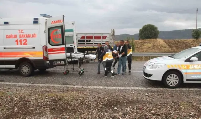 Konya'da kamyonet devrildi: 5 yaralı