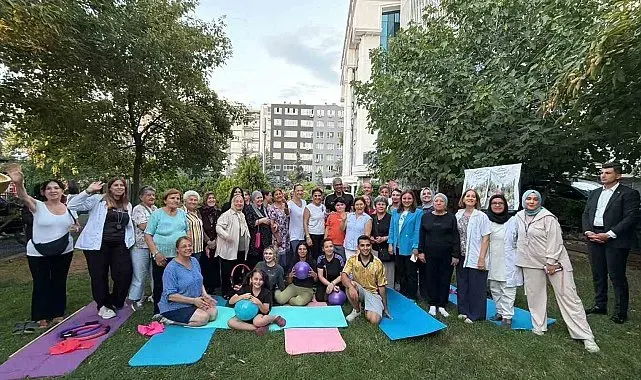 Bakan Memişoğlu, vatandaşlarla birlikte egzersiz yaptı