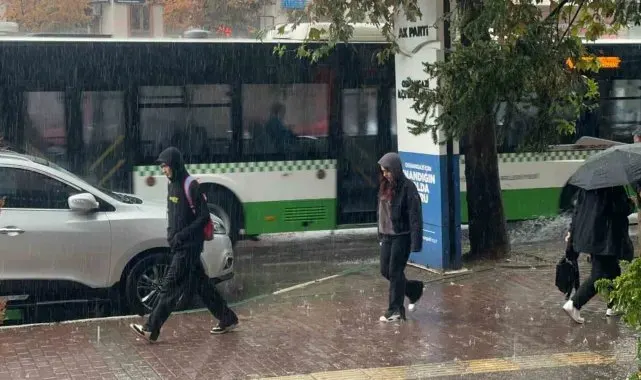 Bursa'da sağanak yağış etkili oldu