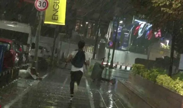 İstanbul Anadolu Yakası'nda sağanak yağış etkili oldu