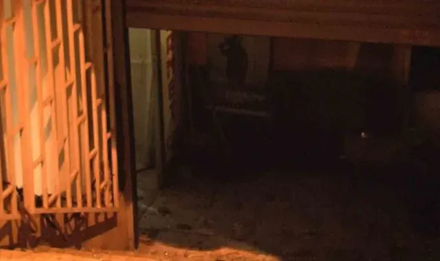Küçükçekmece'de bir iş yerine ses bombası atıldı