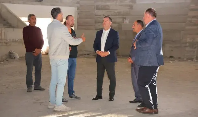 Bayburt'ta yapımı devam eden spor salonunda sona doğru