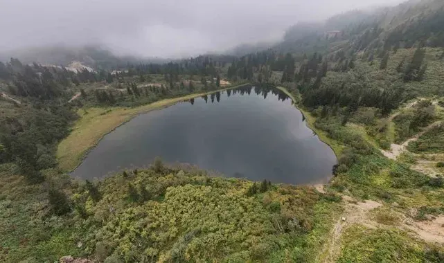 Murgul Karagöl sonbahar öncesi yeşil pozunu son kez verdi