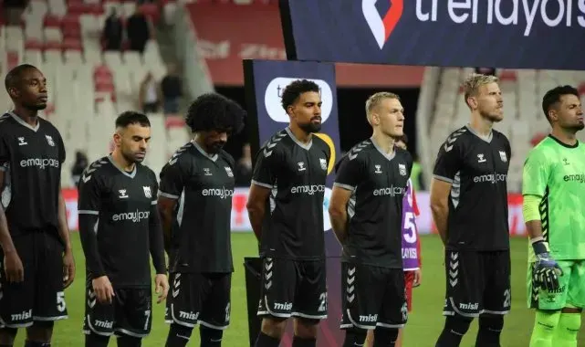 Sivasspor, şehit polis memuru Şeyda Yılmaz için maça siyah forma ile çıktı
