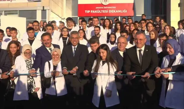Bakan Memişoğlu: "Dünyada böyle bir depremin yarasını sarabilecek başka millet yok"
