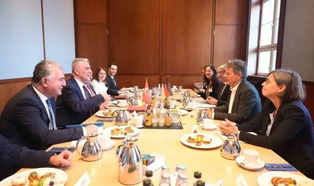 Bakan Bolat: "Almanya ile iş birliğini çeşitlendirmek, iki taraf için de önemli kazanımlar sunmaya devam edecek"
