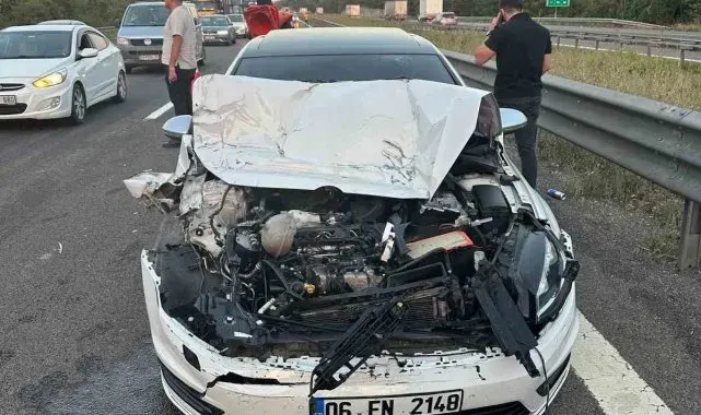 Hurdaya dönen otomobilden burnu bile kanamadan çıktı