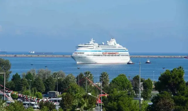 Bin 100 Rus turist kruvaziyerle Samsun'a geldi
