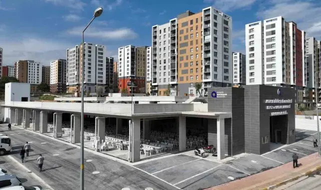 Kepez'deki kentsel dönüşümde hak sahiplerine konutlar teslim edilmeye devam ediyor