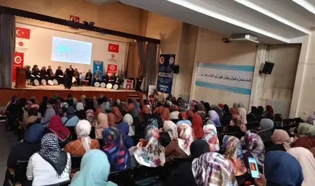 Afyonkarahisar'da "Peygamberimize Naatlar ve Şiir Dinletisi" programı