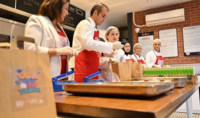 Şişli'de "Bir Öğün Bizden" projesi: Her gün bin 500 öğrenciye gıda paketi