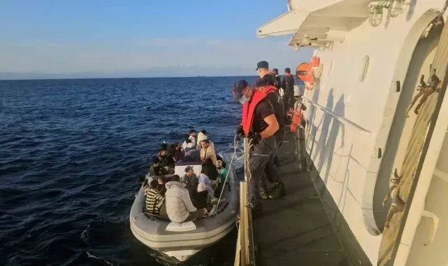 4 göçmen kaçakçısı yakalandı, 20 düzensiz göçmen kurtarıldı
