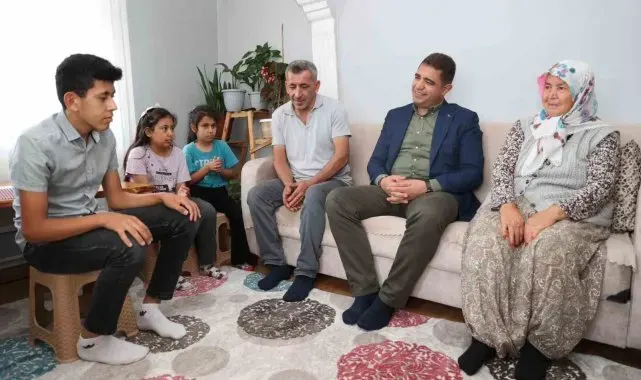 Vali Aslan, gazi ailesi ile buluştu