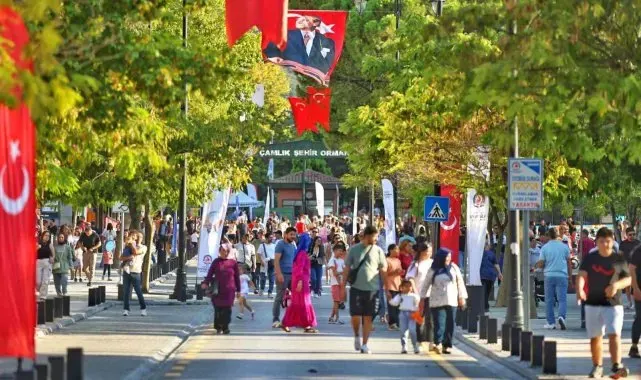 7'den 70'de onbinlerce Denizlili hareketi seçti
