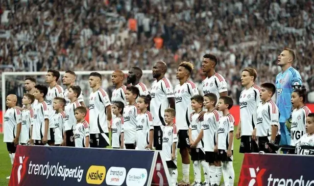 Giovanni van Bronckhorst kadroda değişiklik yapmadı