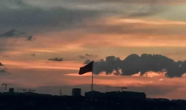 İstanbul'da gün batımı manzarası hayran bıraktı