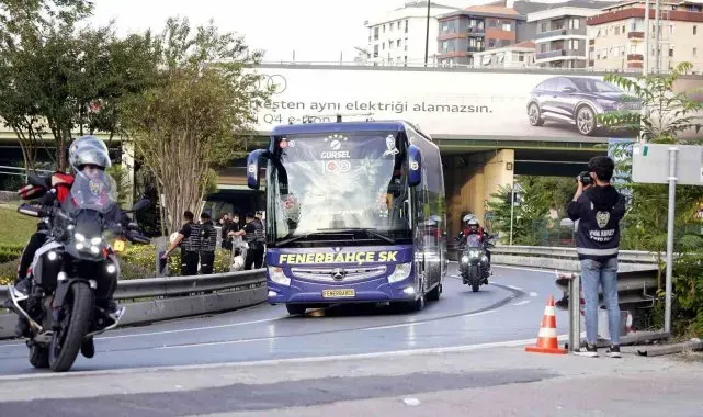 Fenerbahçe, derbi için stada geldi