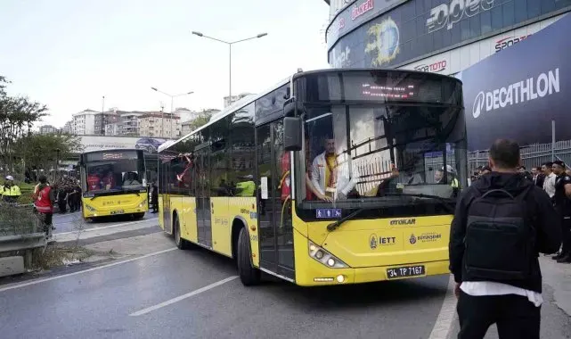 Galatasaray taraftarı stada geldi